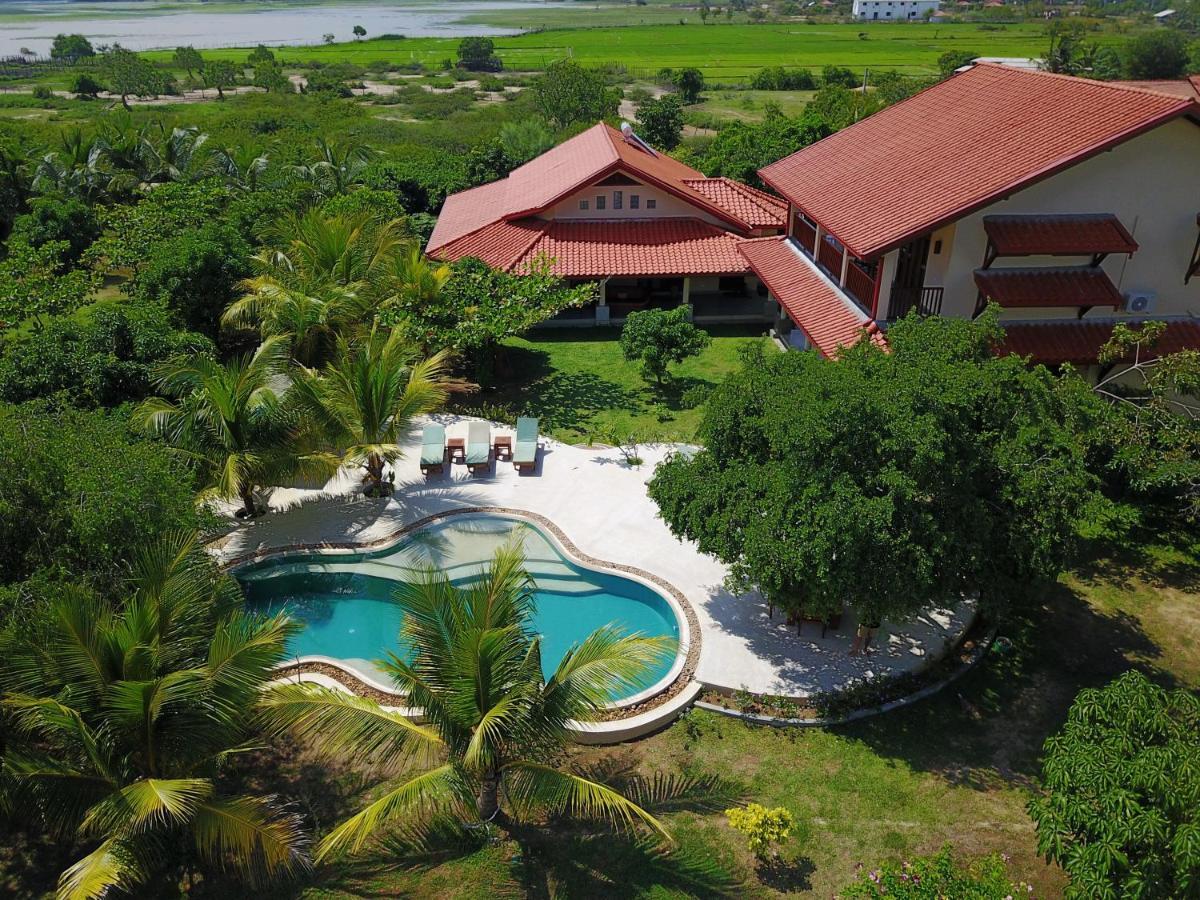 Villa Wild Lotus Yala à Tissamaharama Extérieur photo